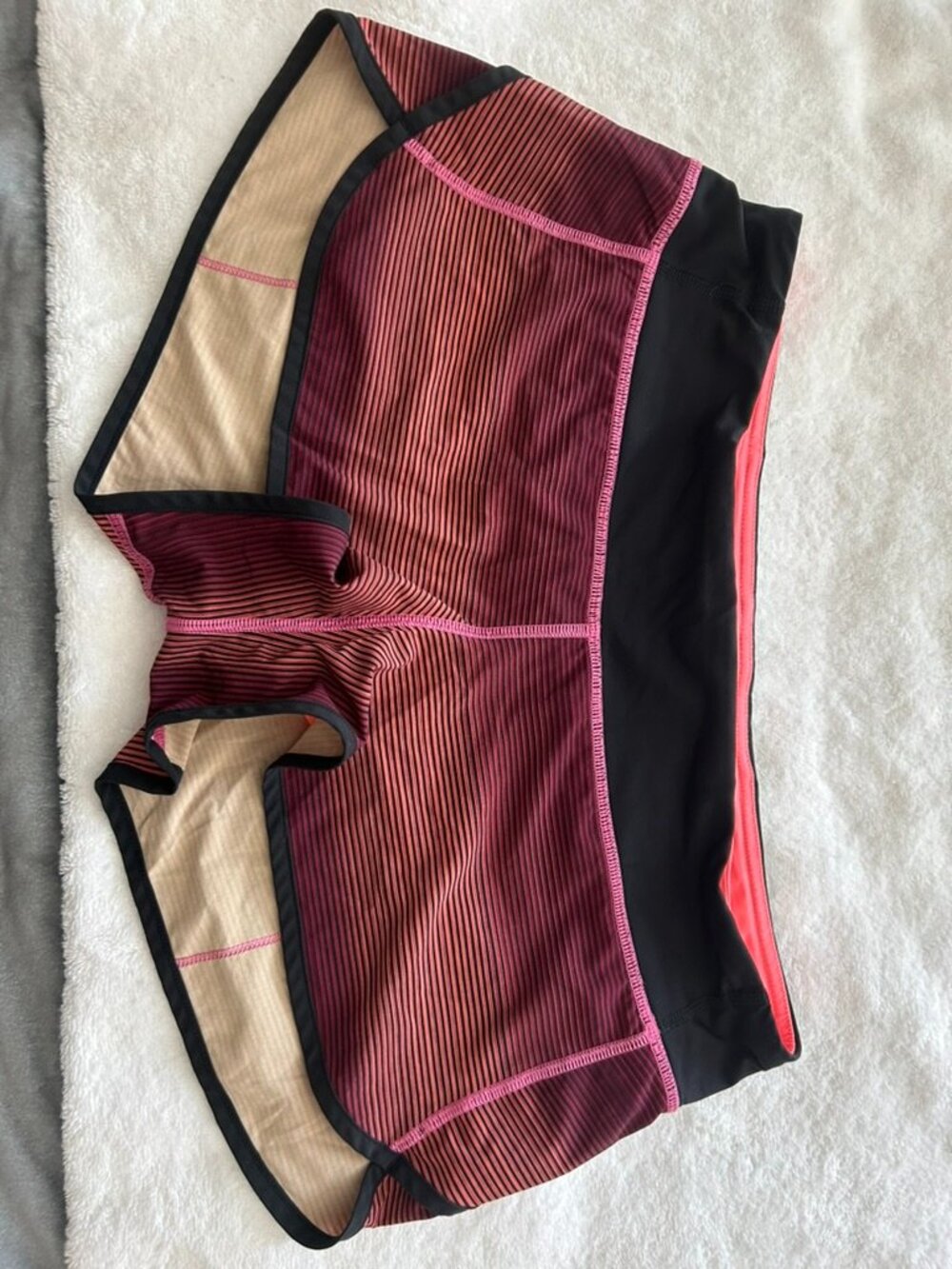 Lululemon Speed Up 2.5" Inseam Size 10